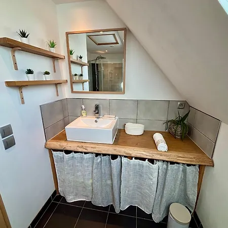 La Maison Du Pays - Parking & Terrasse * Cosqueville